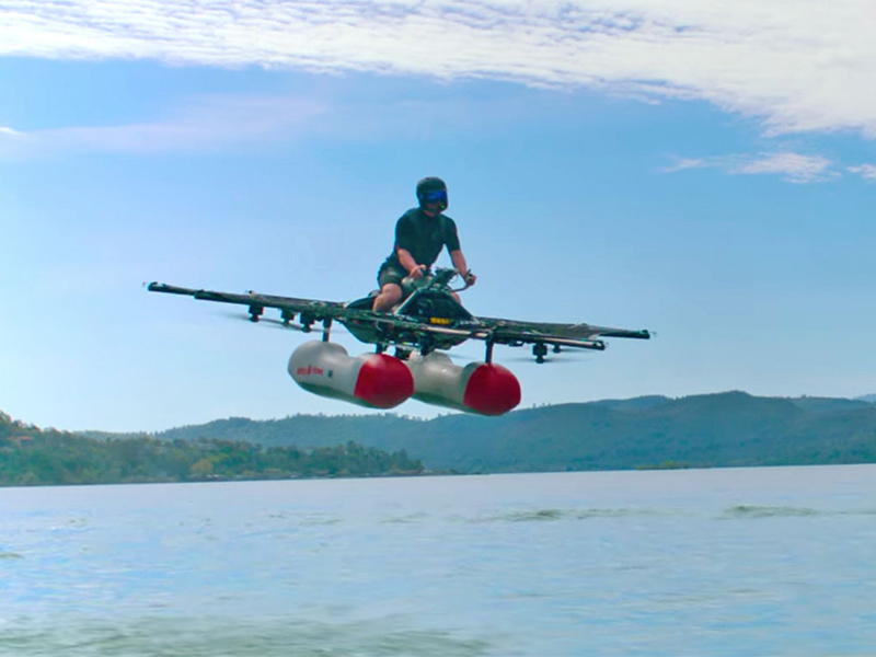 جمهور شركة لاري بايج على موعد مع مفاجأة جديدة... السماح للجمهور بقيادة سيارتها الطائرة